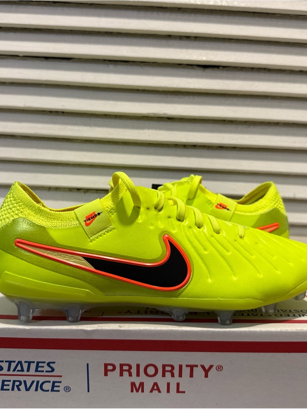 New Nike Tiempo Legend 10 Elite AG Soccer Cleats Neon Men’s Size 5 IO4451-701